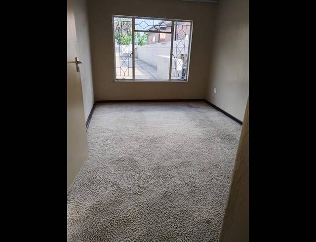 1 BEDROOM PROPERTY TO RENT IN FLORIDA LAKE